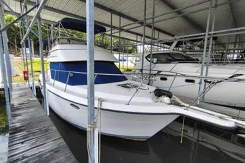 Slide: The Image of Carver Yachts 300 1994 - 8