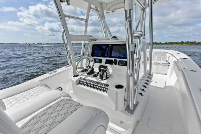 Slide: The Image of Invincible 33 Open Fisherman 2020 - 13