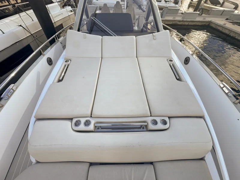 Slide: The Image of Azimut Verve 47 2023 - 15