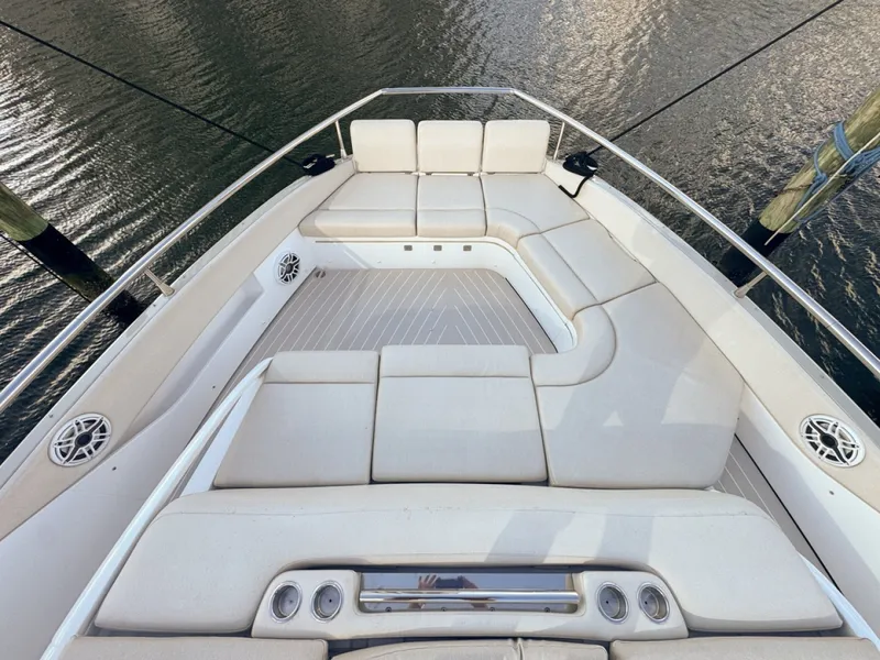 Slide: The Image of Azimut Verve 47 2023 - 18