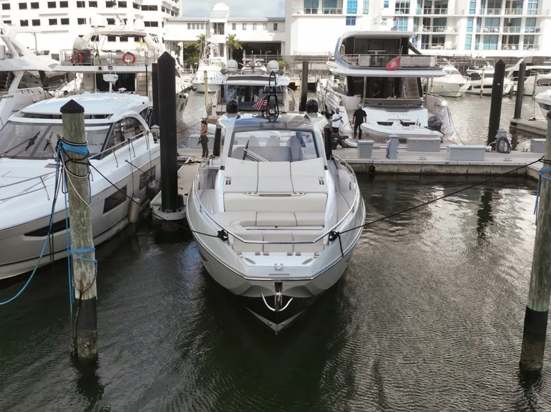Slide: The Image of Azimut Verve 47 2023 - 4