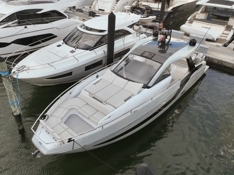 Slide: The Image of Azimut Verve 47 2023 - 6