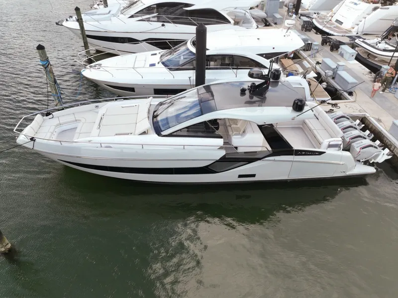 Slide: The Image of Azimut Verve 47 2023 - 8