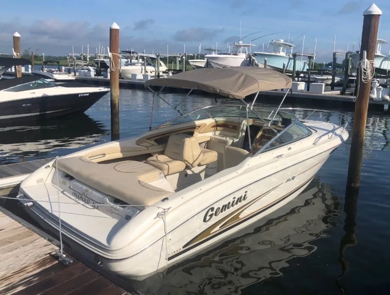 The Image of Sea Ray 230 Signature 2000 - 0