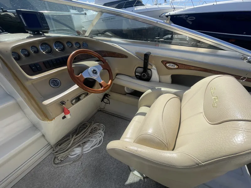Slide: The Image of Sea Ray 230 Signature 2000 - 10
