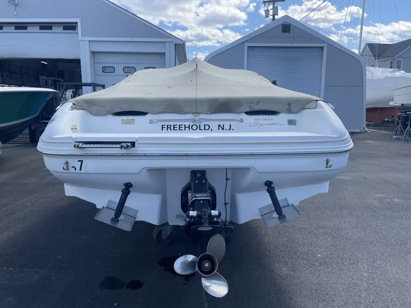 Slide: The Image of Sea Ray 230 Signature 2000 - 7