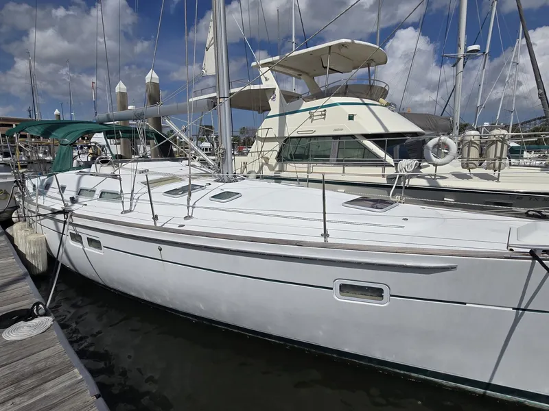 Slide: The Image of Beneteau 423 2004 - 11