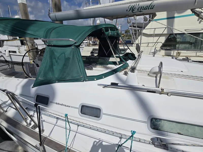 Slide: The Image of Beneteau 423 2004 - 13