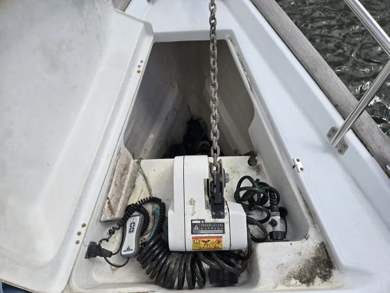 Slide: The Image of Beneteau 423 2004 - 19