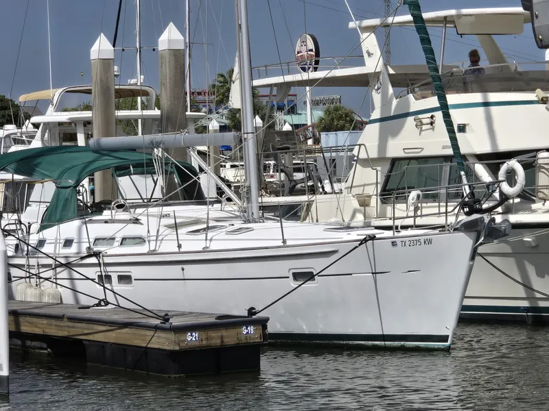 Slide: The Image of Beneteau 423 2004 - 2