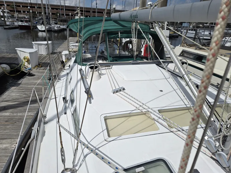 Slide: The Image of Beneteau 423 2004 - 20