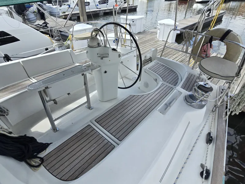 Slide: The Image of Beneteau 423 2004 - 22