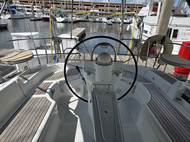 Slide: The Image of Beneteau 423 2004 - 23