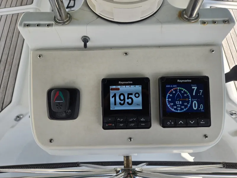Slide: The Image of Beneteau 423 2004 - 25