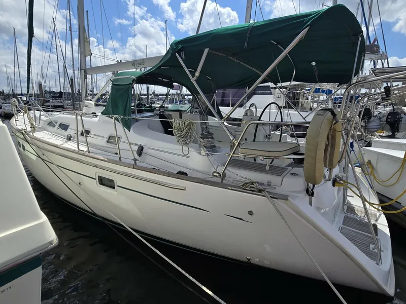 Slide: The Image of Beneteau 423 2004 - 3