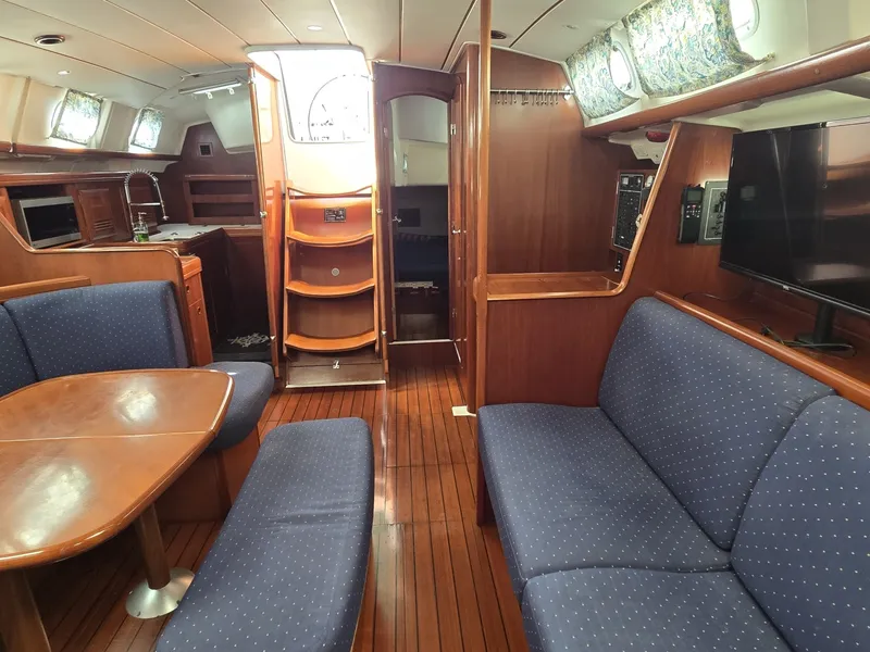 Slide: The Image of Beneteau 423 2004 - 33