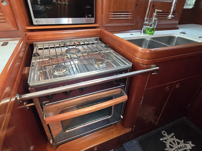 Slide: The Image of Beneteau 423 2004 - 41