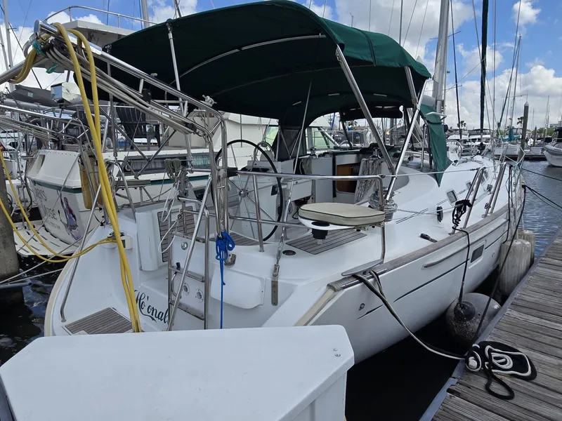 Slide: The Image of Beneteau 423 2004 - 6