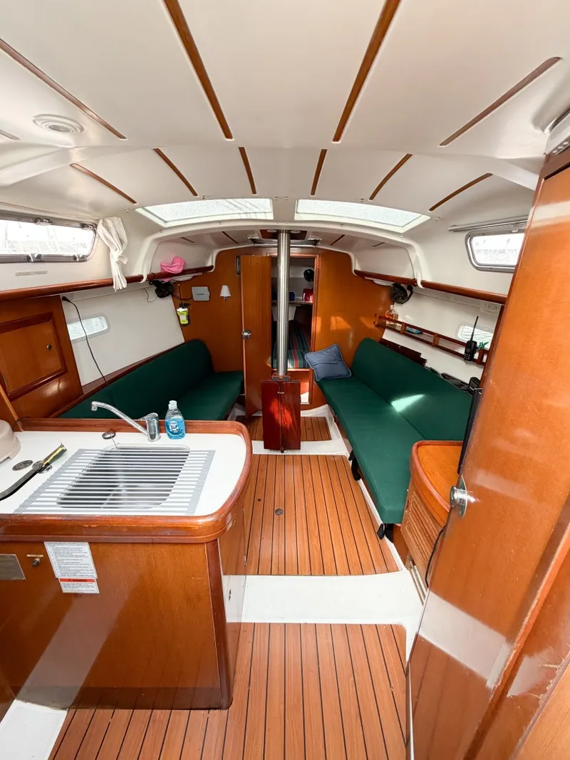 Slide: The Image of Beneteau 323 2007 - 21