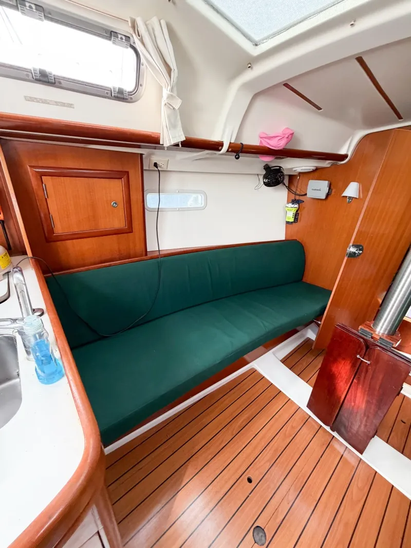 Slide: The Image of Beneteau 323 2007 - 22