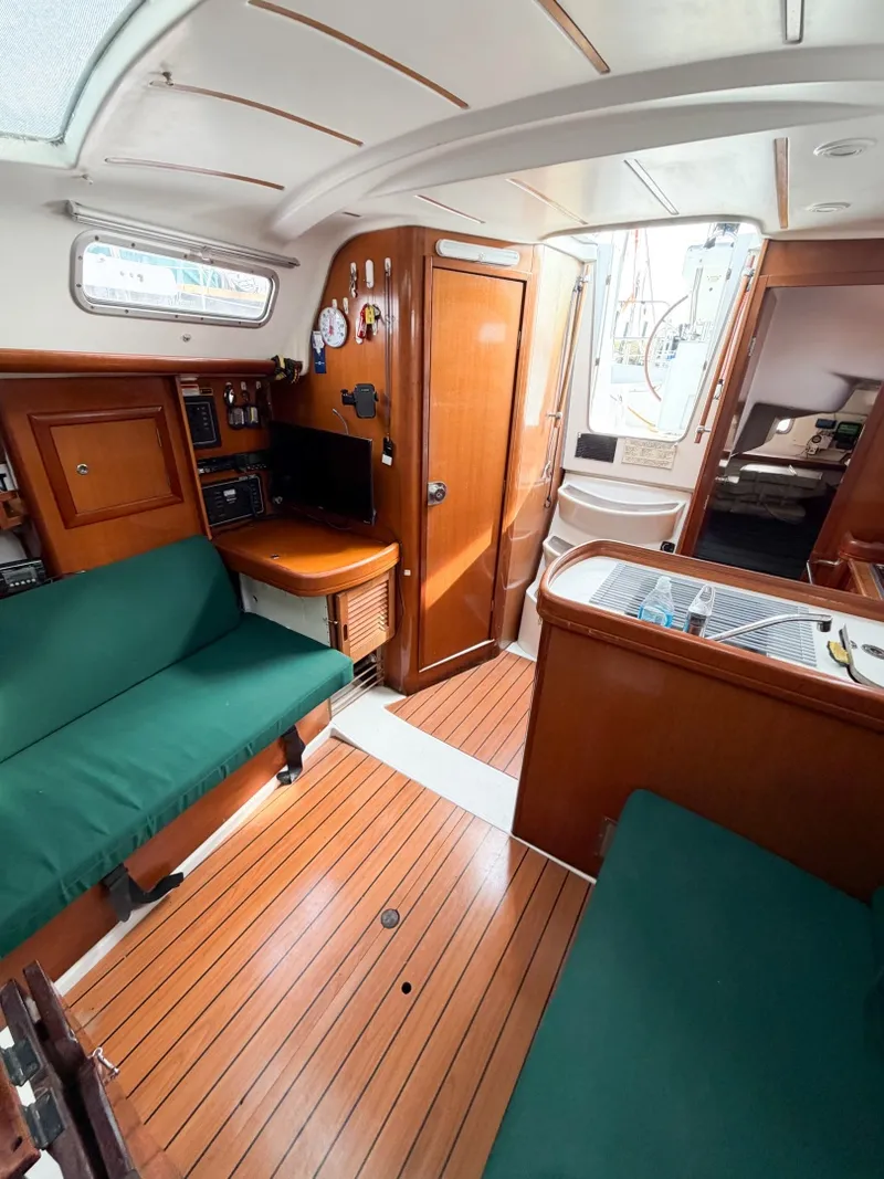 Slide: The Image of Beneteau 323 2007 - 26
