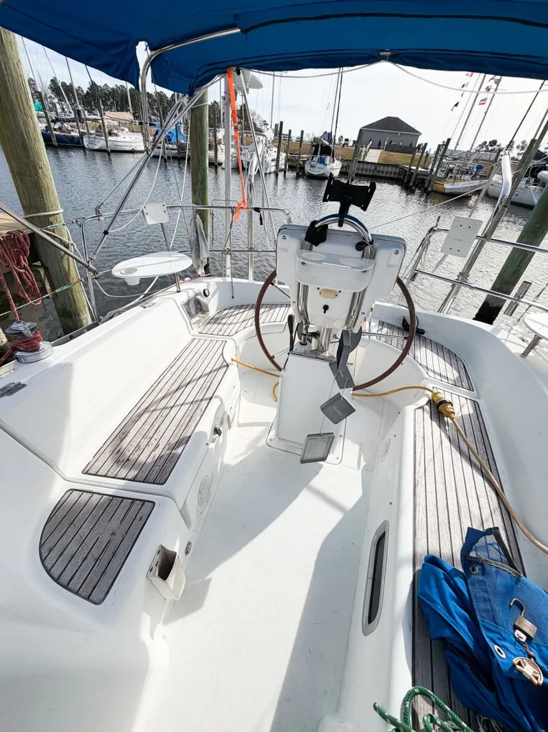 Slide: The Image of Beneteau 323 2007 - 29