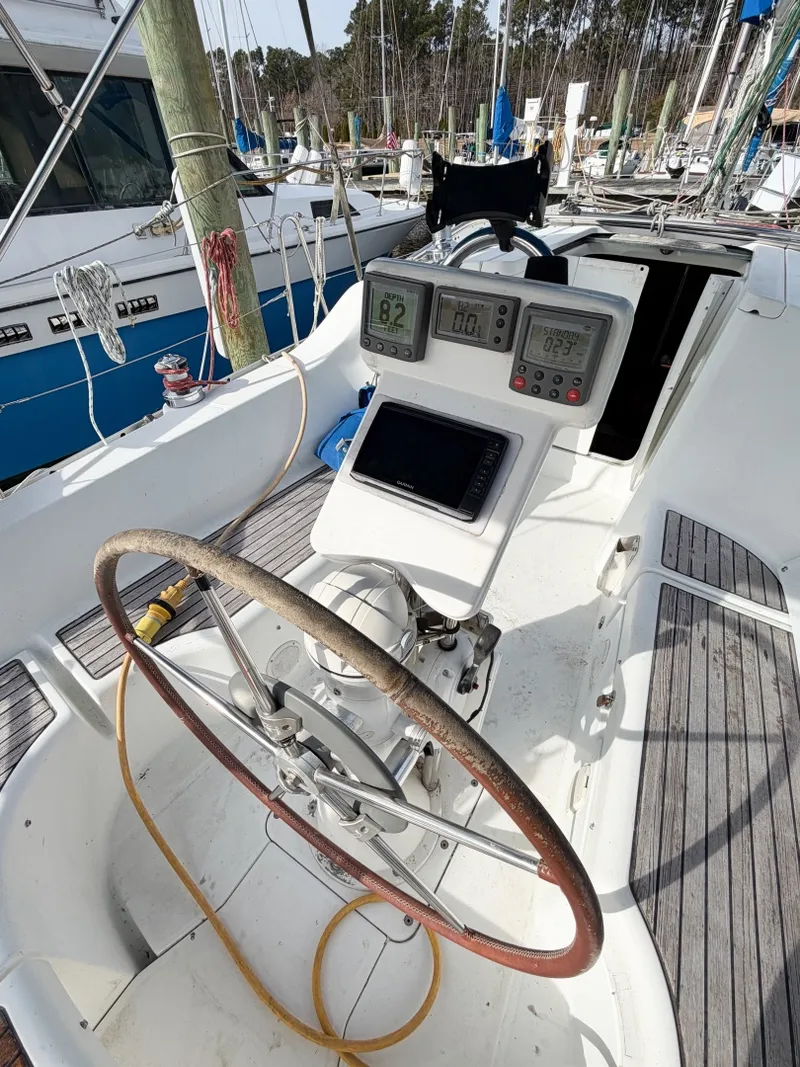 Slide: The Image of Beneteau 323 2007 - 35
