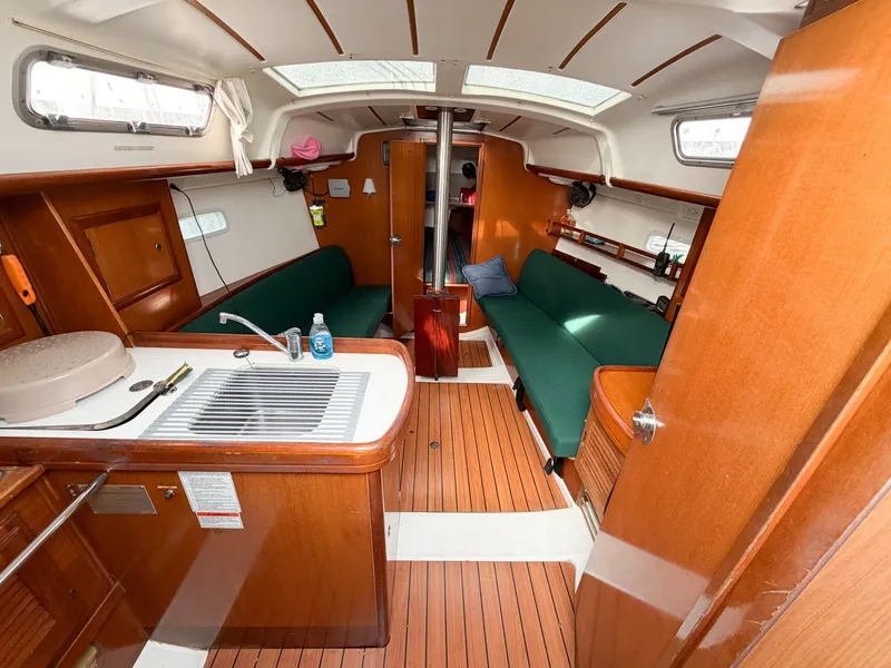 Slide: The Image of Beneteau 323 2007 - 4