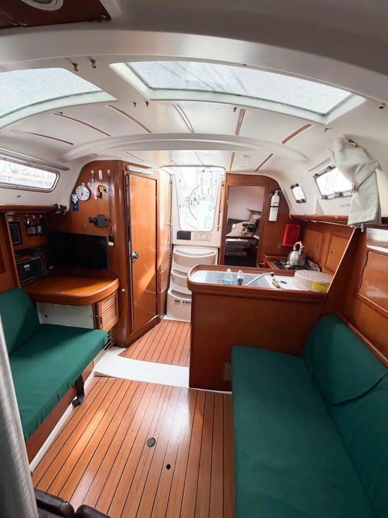 Slide: The Image of Beneteau 323 2007 - 5