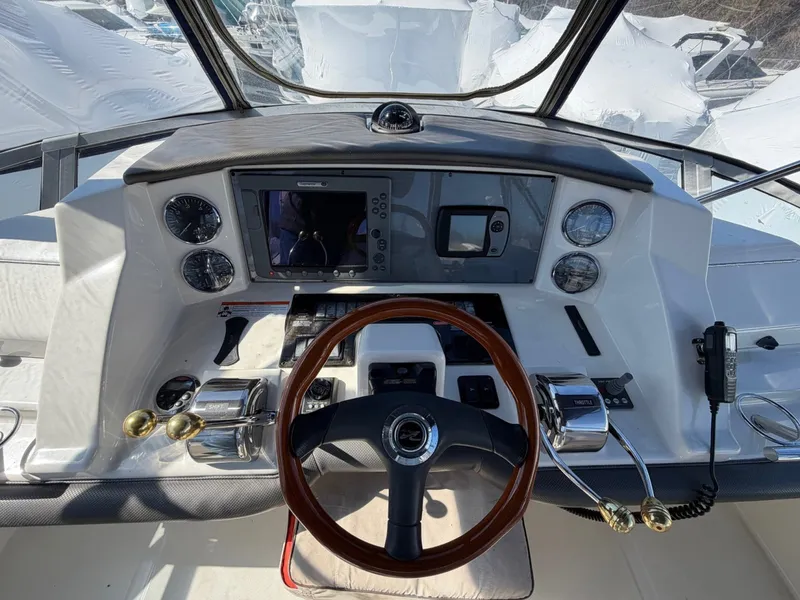 Slide: The Image of Sea Ray Sedan Bridge 2007 - 15