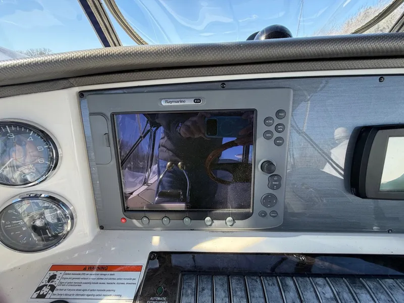 Slide: The Image of Sea Ray Sedan Bridge 2007 - 17