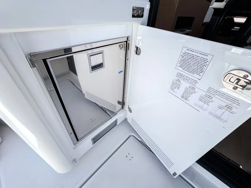 Slide: The Image of Wellcraft 44 Explorer 2026 - 11