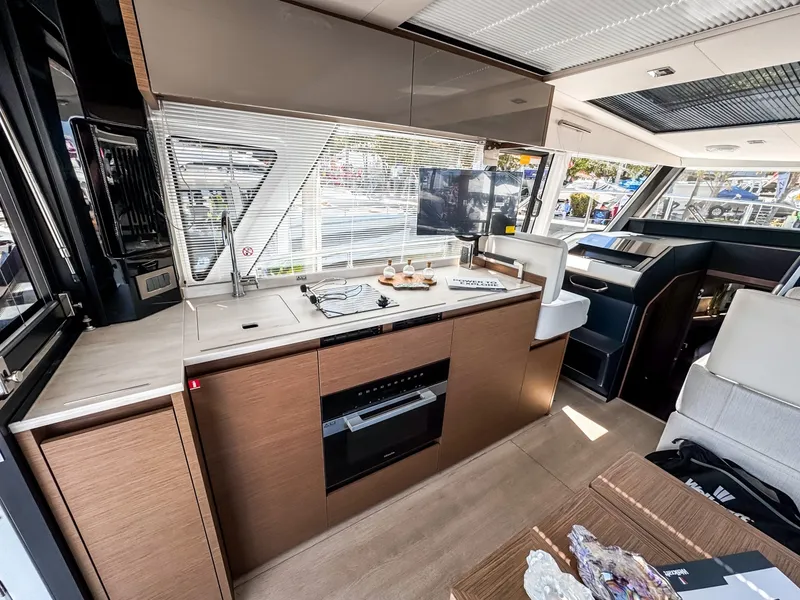Slide: The Image of Wellcraft 44 Explorer 2026 - 15