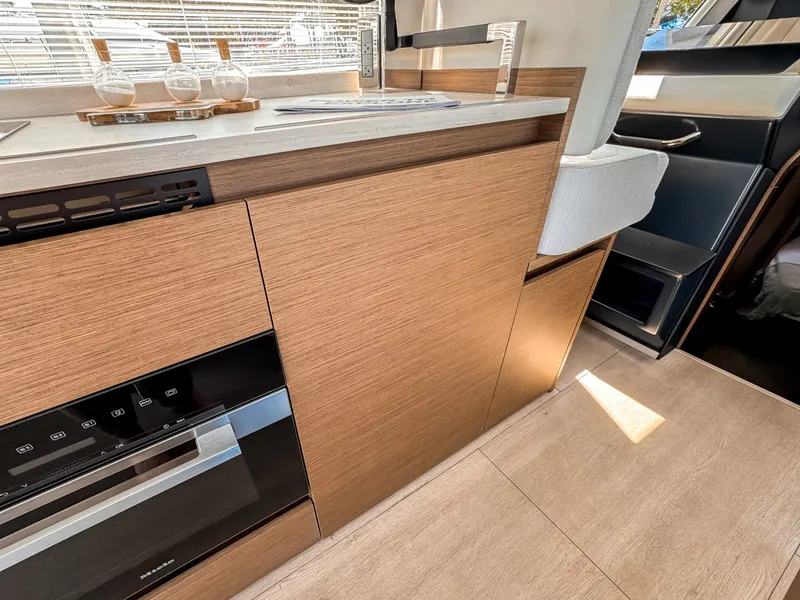 Slide: The Image of Wellcraft 44 Explorer 2026 - 18