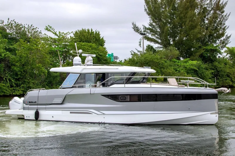 Slide: The Image of Wellcraft 44 Explorer 2026 - 2