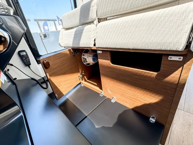 Slide: The Image of Wellcraft 44 Explorer 2026 - 24