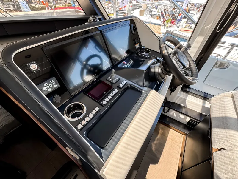 Slide: The Image of Wellcraft 44 Explorer 2026 - 27