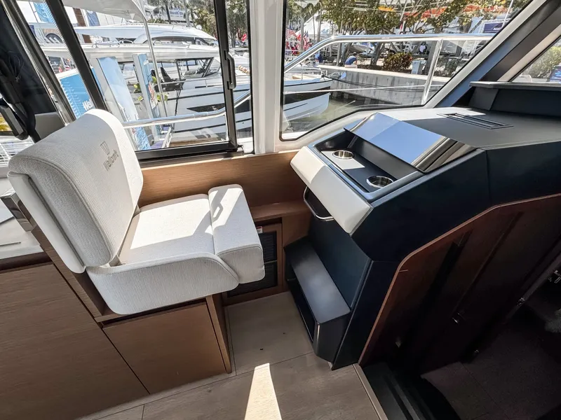 Slide: The Image of Wellcraft 44 Explorer 2026 - 29
