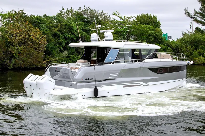 Slide: The Image of Wellcraft 44 Explorer 2026 - 3