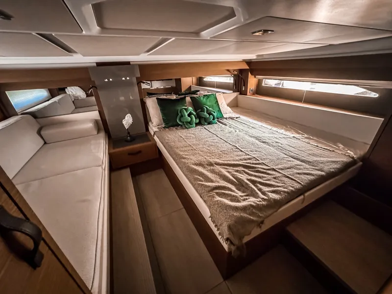 Slide: The Image of Wellcraft 44 Explorer 2026 - 32