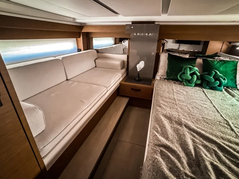 Slide: The Image of Wellcraft 44 Explorer 2026 - 33