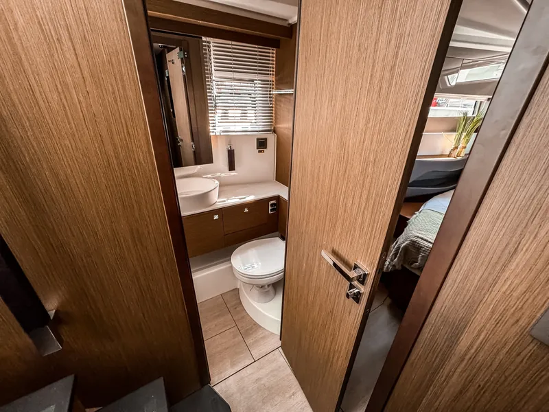 Slide: The Image of Wellcraft 44 Explorer 2026 - 36