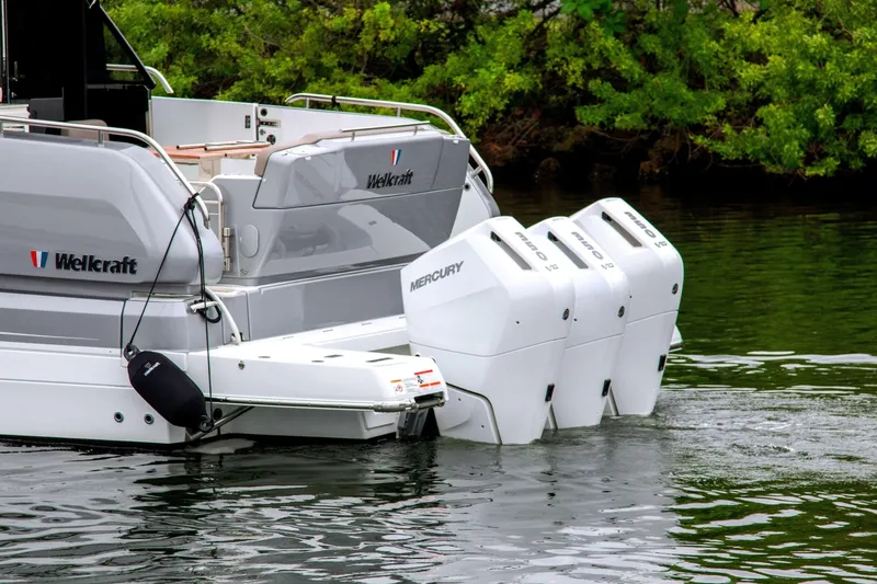 Slide: The Image of Wellcraft 44 Explorer 2026 - 5