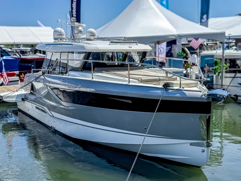 Slide: The Image of Wellcraft 44 Explorer 2026 - 7