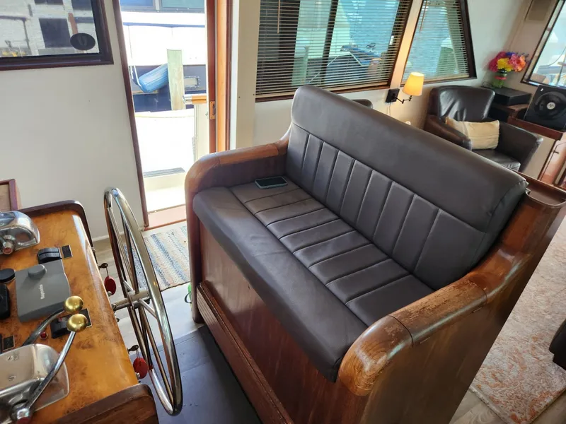 Slide: The Image of Hatteras 53 Motor Yacht 1978 - 16