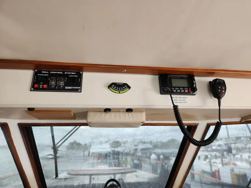 Slide: The Image of Hatteras 53 Motor Yacht 1978 - 18