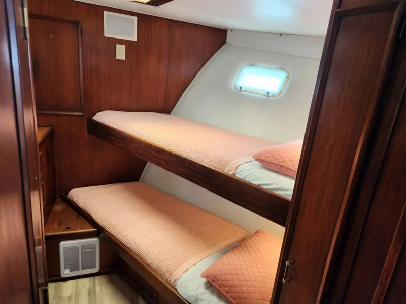 Slide: The Image of Hatteras 53 Motor Yacht 1978 - 32