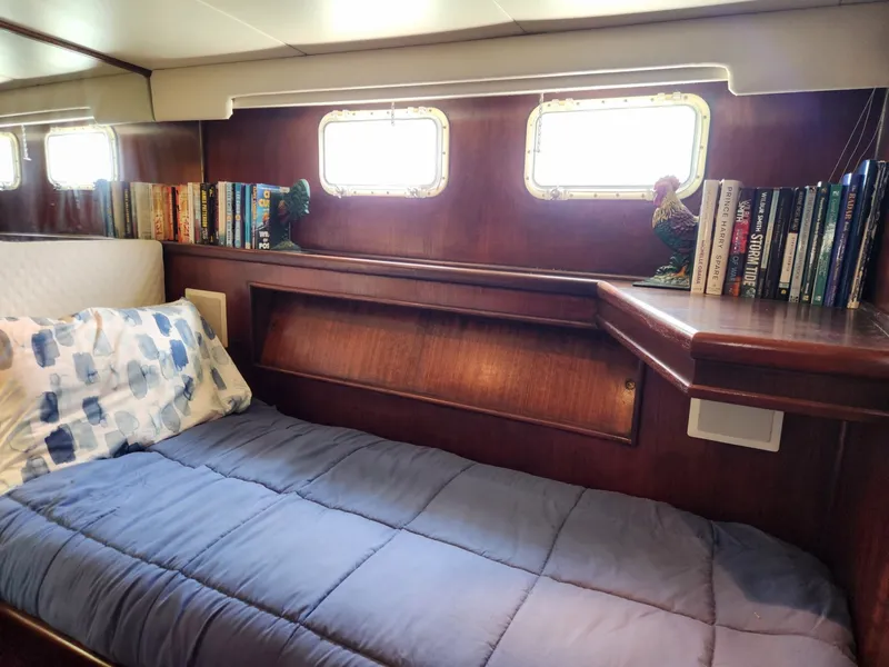 Slide: The Image of Hatteras 53 Motor Yacht 1978 - 37