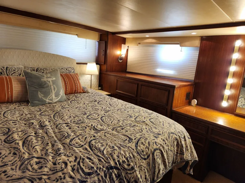 Slide: The Image of Hatteras 53 Motor Yacht 1978 - 42