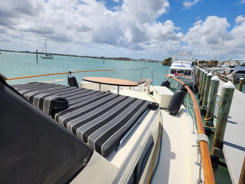 Slide: The Image of Hatteras 53 Motor Yacht 1978 - 54
